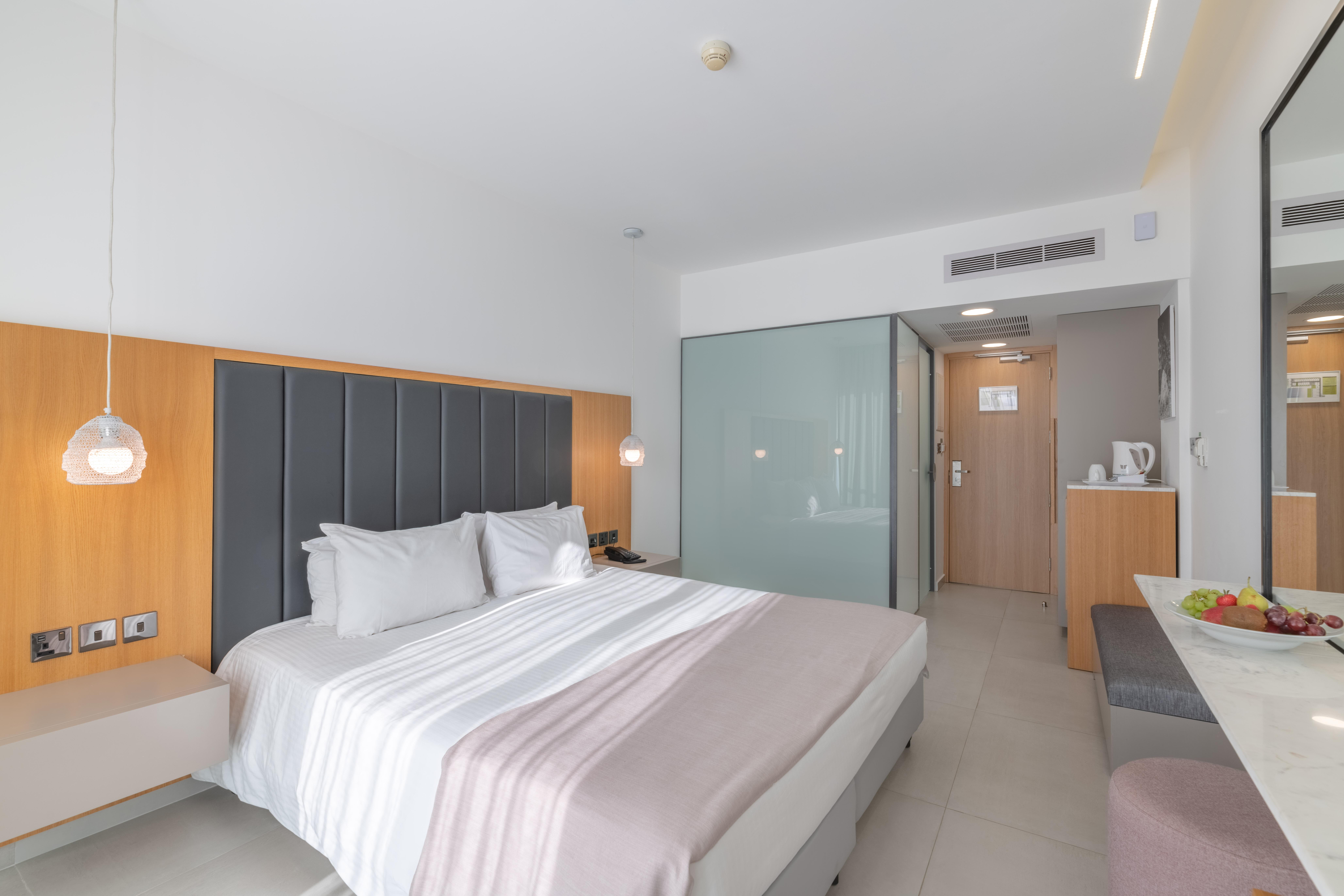 Napa Mermaid Hotel & Suites Айя Напа Екстериор снимка