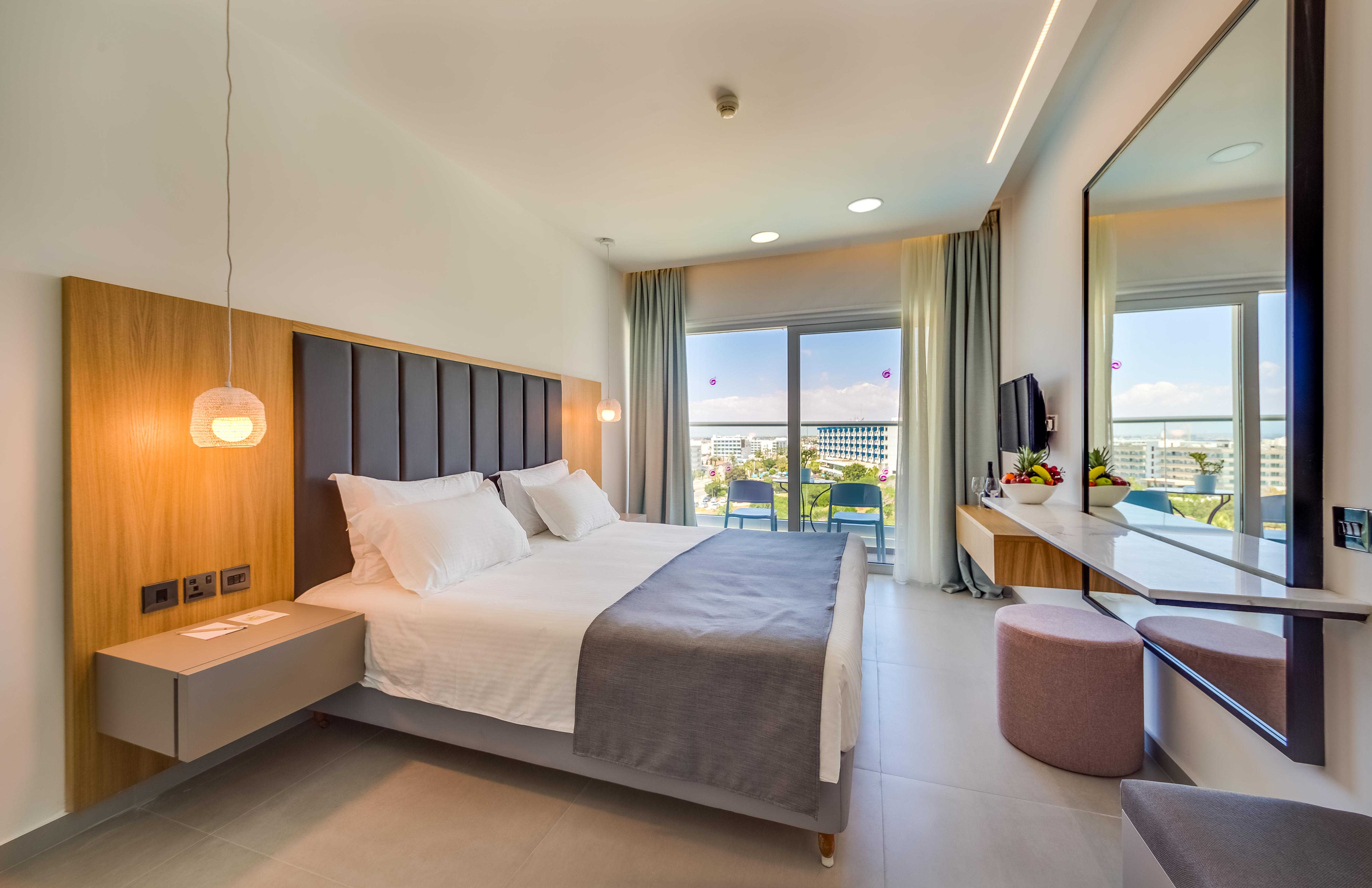 Napa Mermaid Hotel & Suites Айя Напа Екстериор снимка