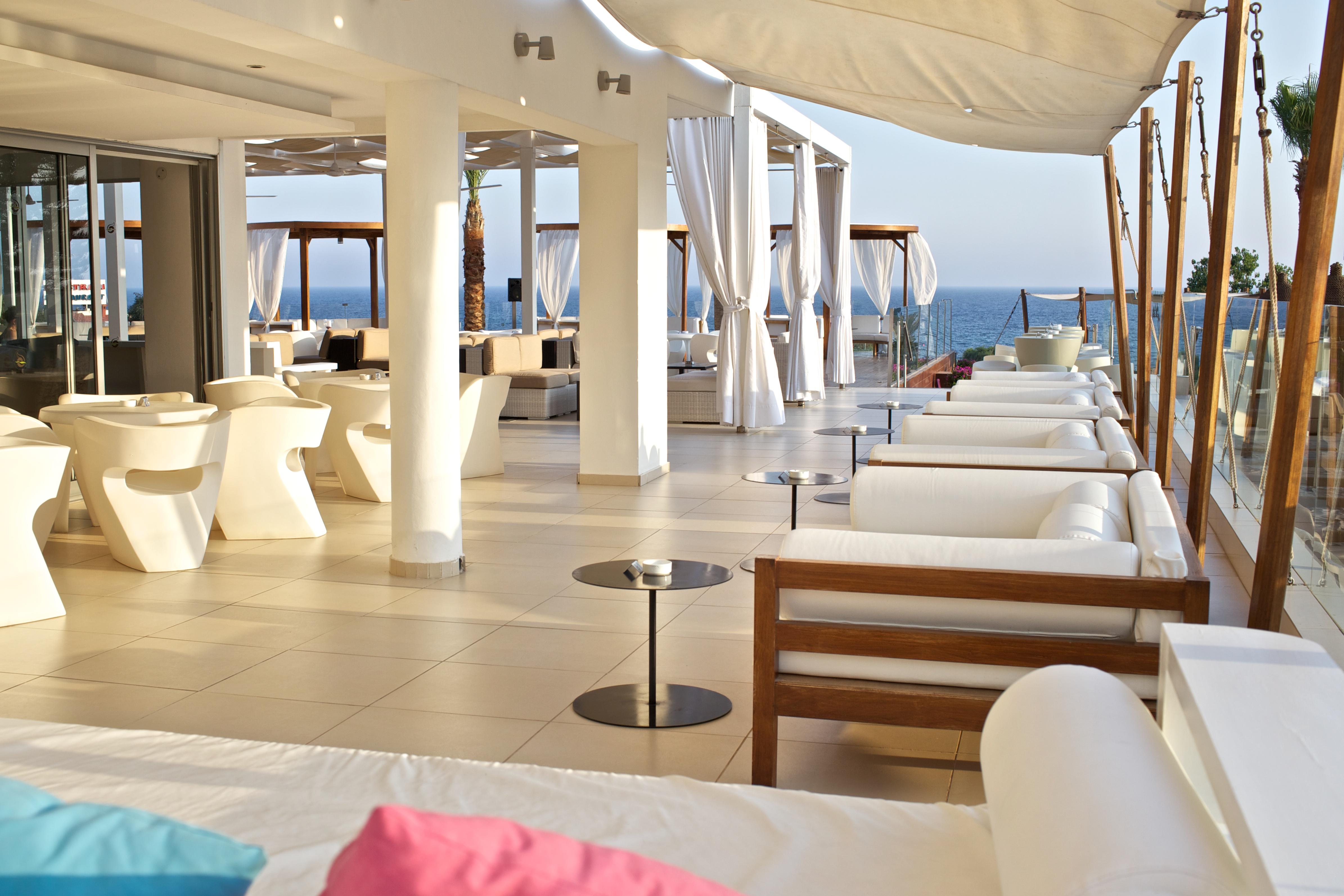 Napa Mermaid Hotel & Suites Айя Напа Екстериор снимка