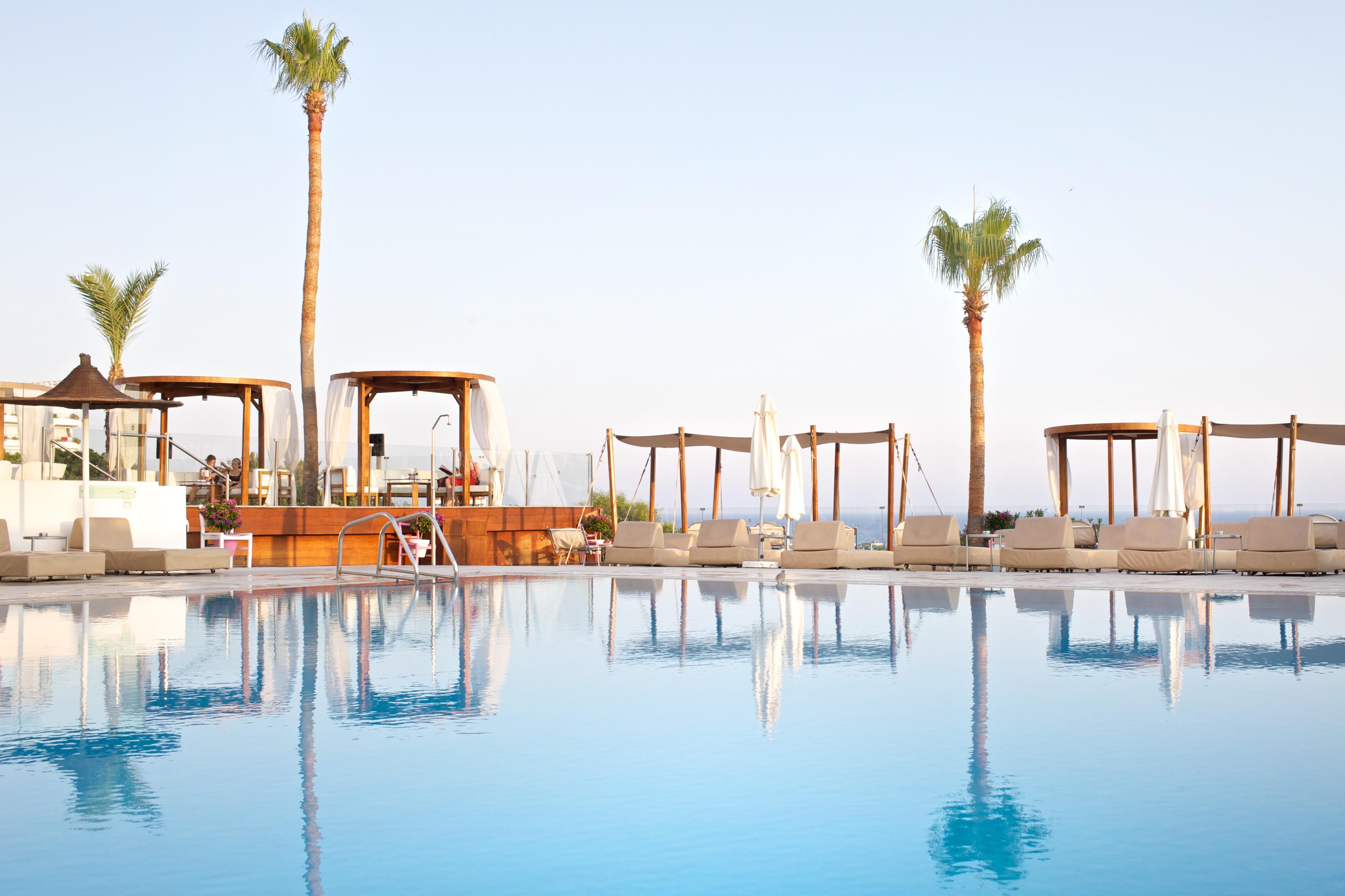 Napa Mermaid Hotel & Suites Айя Напа Екстериор снимка