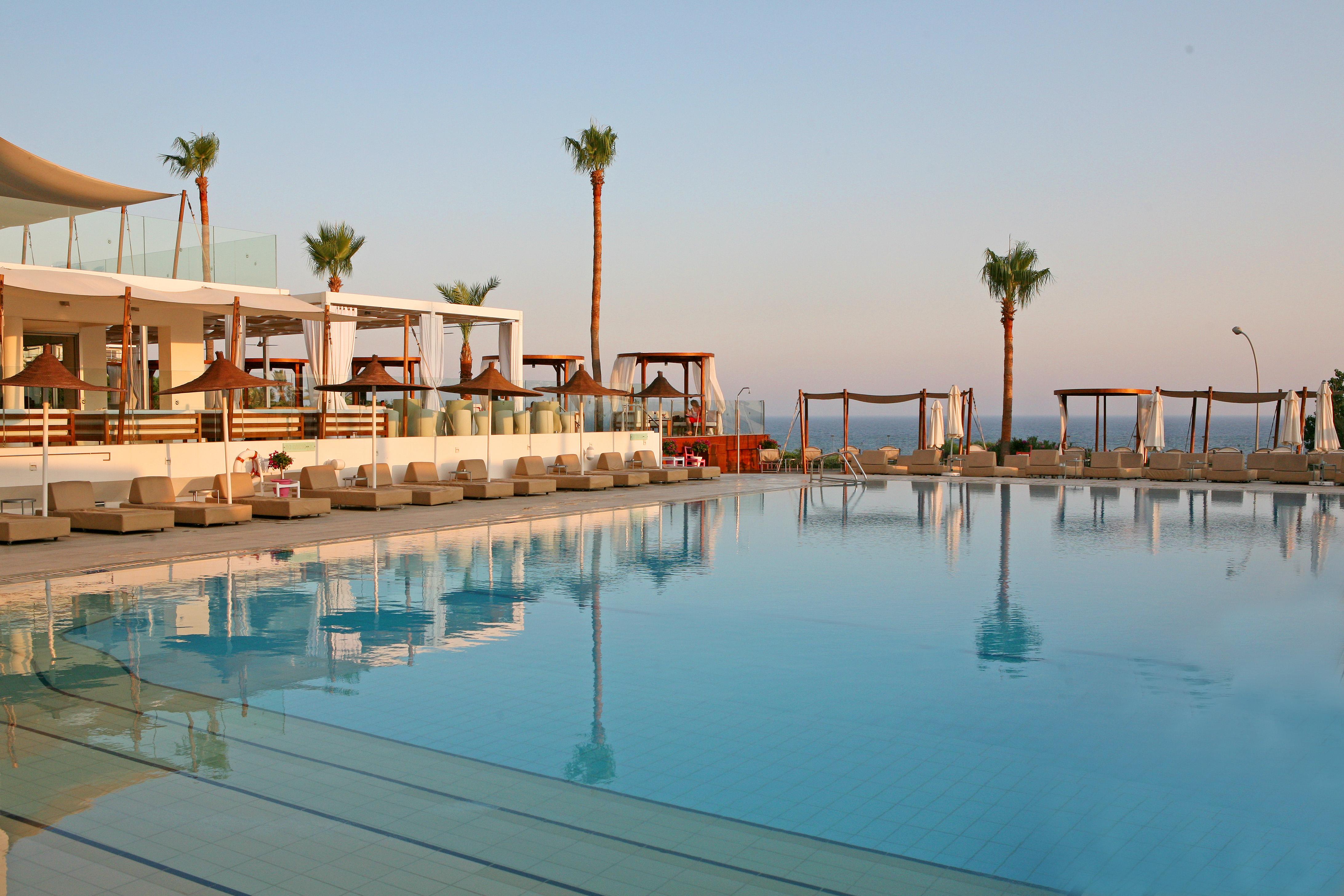 Napa Mermaid Hotel & Suites Айя Напа Екстериор снимка