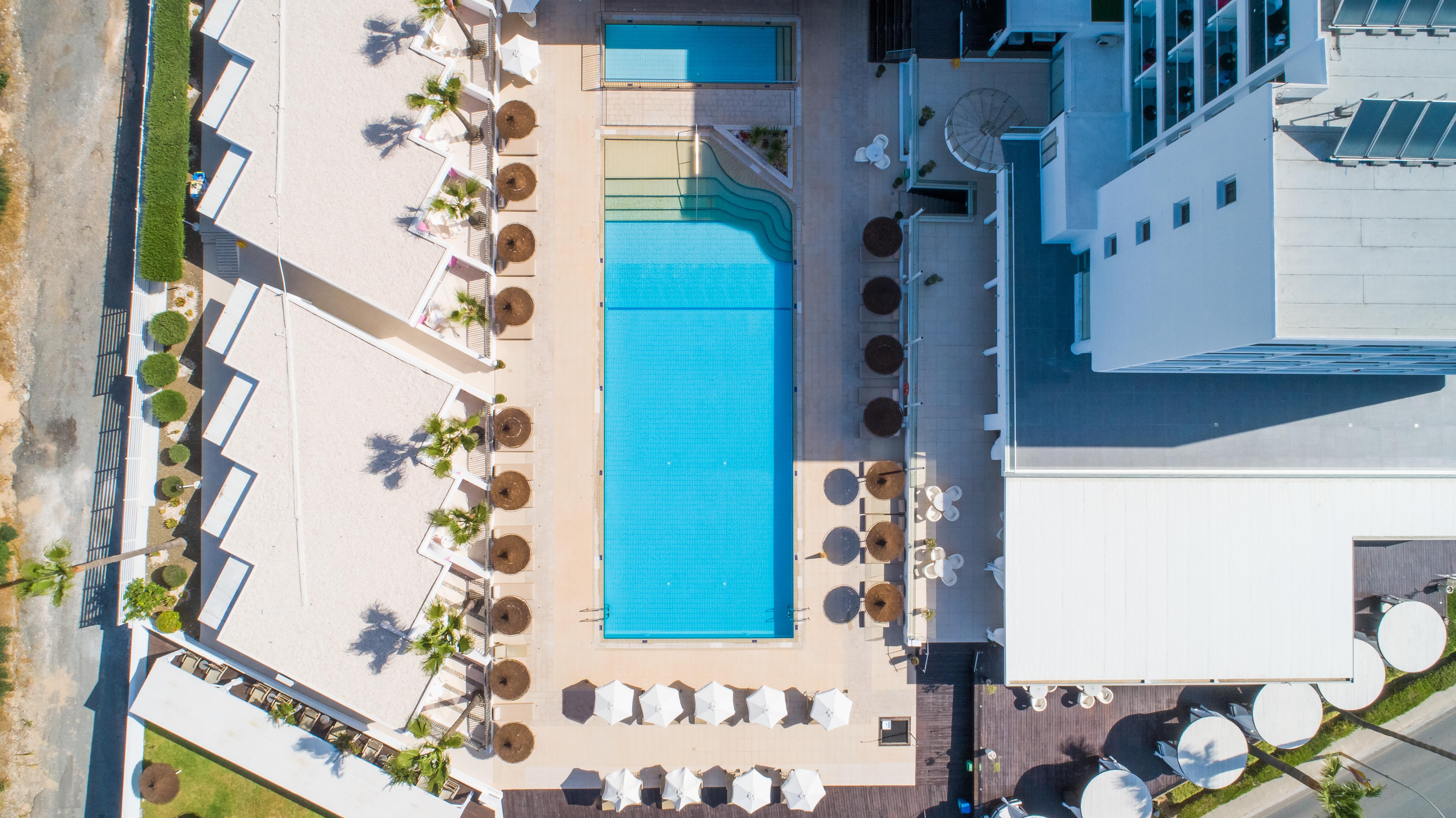 Napa Mermaid Hotel & Suites Айя Напа Екстериор снимка