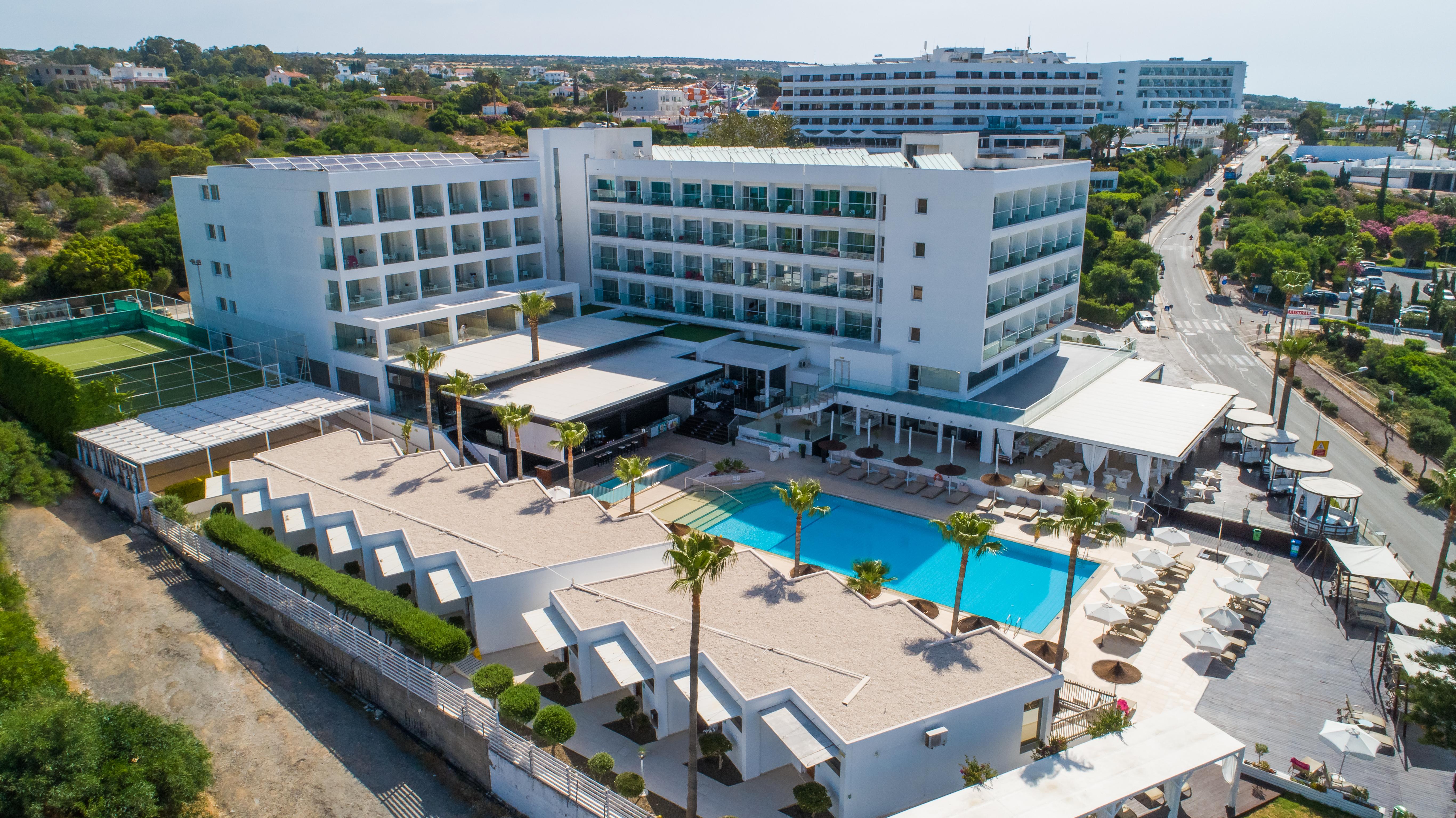 Napa Mermaid Hotel & Suites Айя Напа Екстериор снимка
